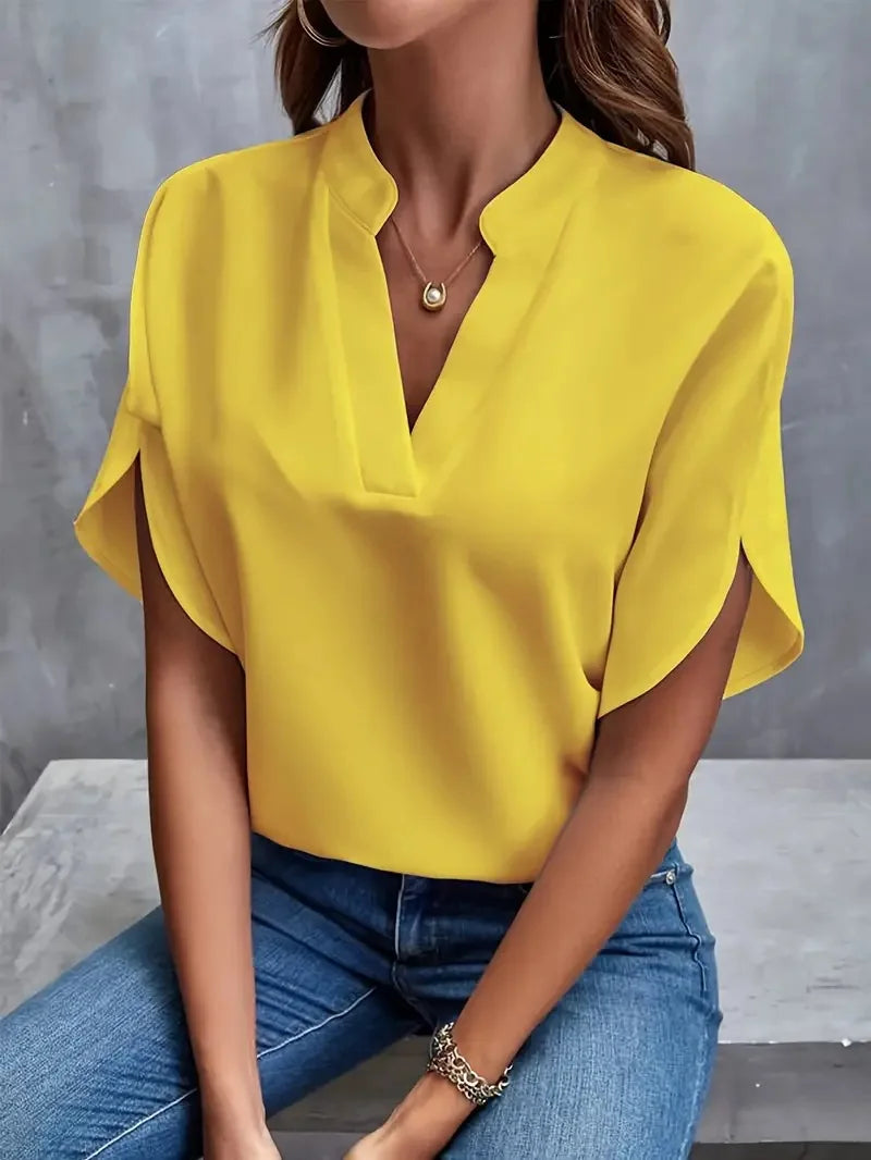 Isalie – Elegante V-Ausschnitt-Bluse mit fließendem Stoff