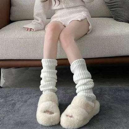 SnugLayer – Kuschelige Socken im Y2K-Stil mit lebendigen, verspielten Mustern