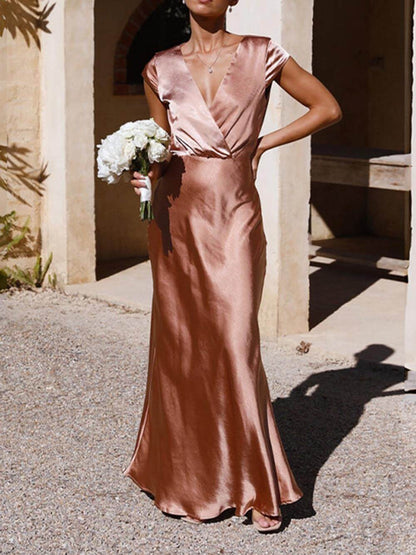 Delia – Satin-Maxikleid im Meerjungfrauen-Stil mit V-Ausschnitt für den eleganten Abend