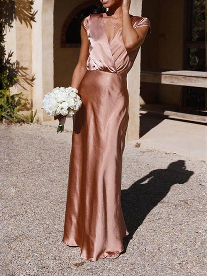 Delia – Satin-Maxikleid im Meerjungfrauen-Stil mit V-Ausschnitt für den eleganten Abend
