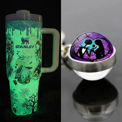 FestiveSip – Leuchtender Isolierbecher mit magischem Tag-Nacht-Design