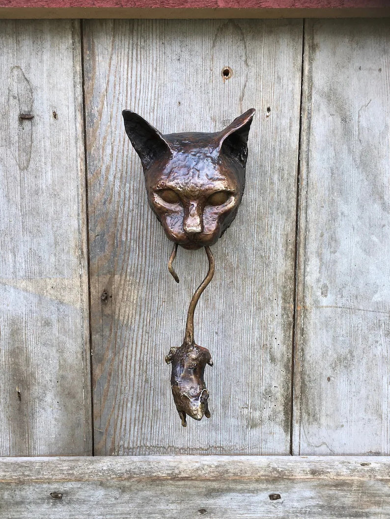 WhiskerKnock – Türklopfer aus Bronze mit Katzenmotiv und skurrilem Design
