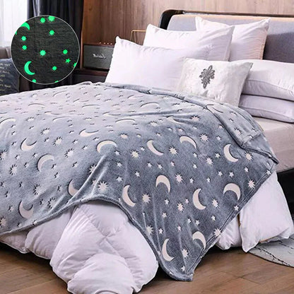 GlowDream – Kinderdecke mit phosphoreszierenden Mustern und ultramweich verarbeitetem Mikrofaser