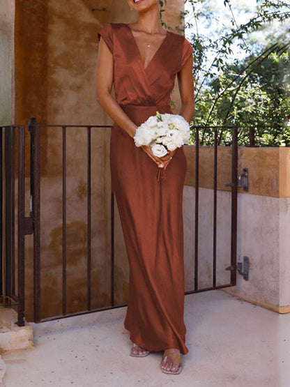 Delia – Satin-Maxikleid im Meerjungfrauen-Stil mit V-Ausschnitt für den eleganten Abend