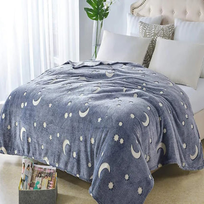 GlowDream – Kinderdecke mit phosphoreszierenden Mustern und ultramweich verarbeitetem Mikrofaser