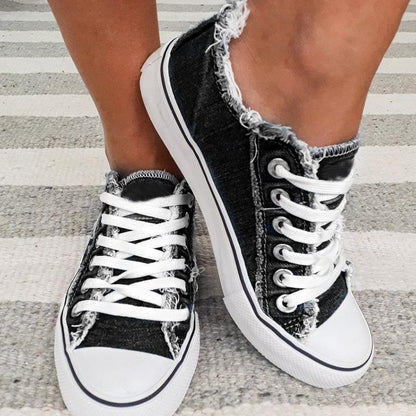 FloraWalk – Canvas-Schnürsneaker mit buntem Blumenmuster
