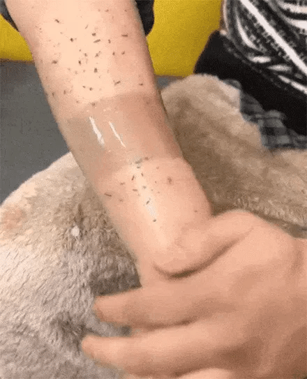 GlowEase – Peeling Gel für Gesicht und Körper für geschmeidige Haut