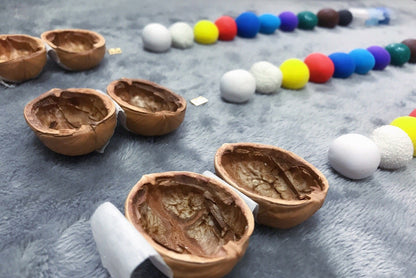 MiniManor – Miniaturhaus aus Walnussschalen für süße Geschenkideen