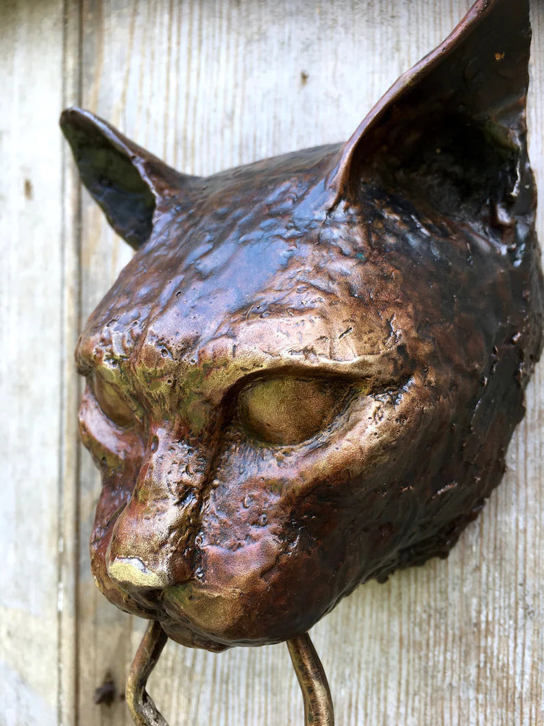 WhiskerKnock – Türklopfer aus Bronze mit Katzenmotiv und skurrilem Design