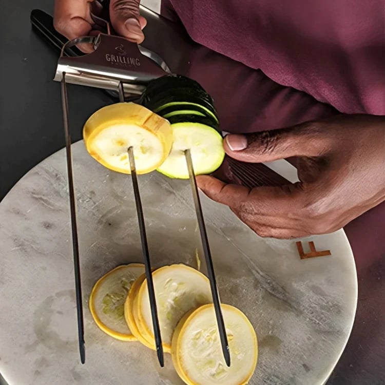 GrillSavant – 3-zackiges Spießwerkzeug für müheloses Grillen