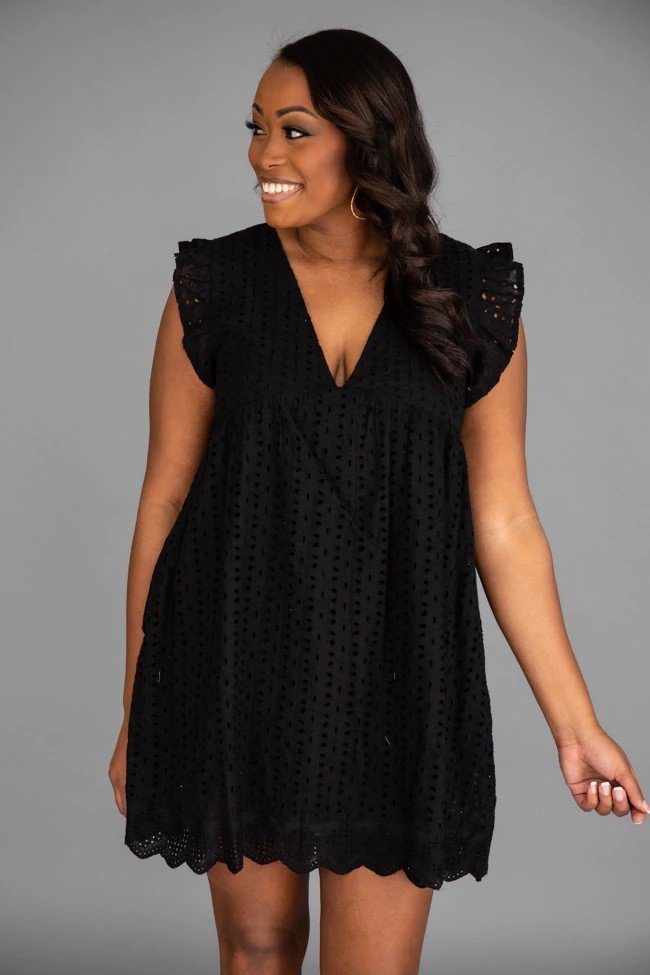 Brooke – Fließender Spitzenkleid-Strampler mit integrierten Shorts
