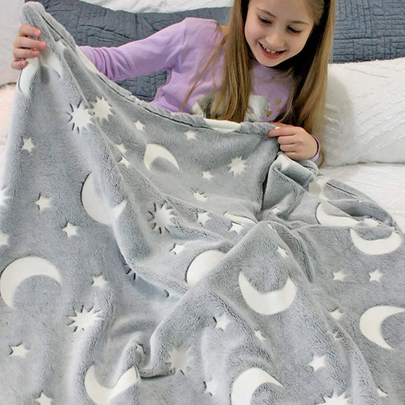 GlowDream – Kinderdecke mit phosphoreszierenden Mustern und ultramweich verarbeitetem Mikrofaser