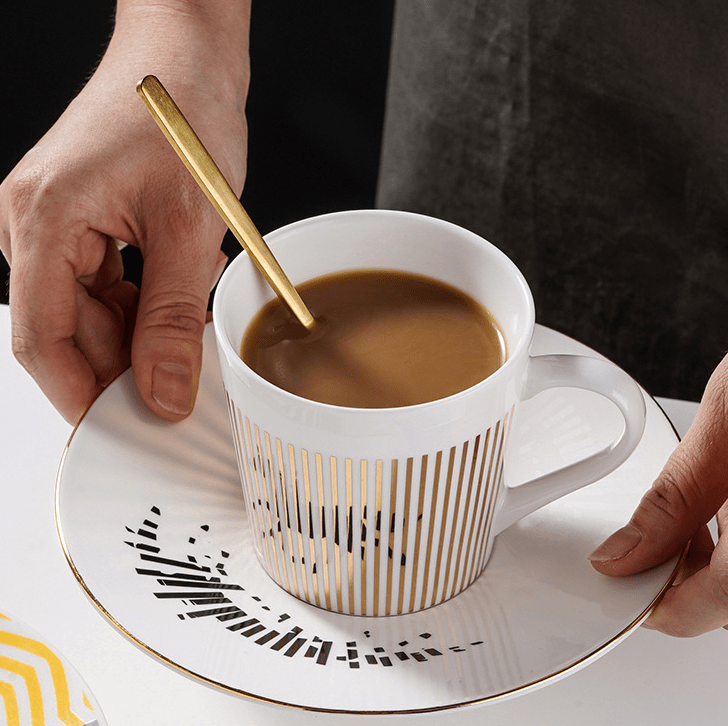 MirrorSip - Verwandle Deinen Kaffee in atemberaubende visuelle Momente