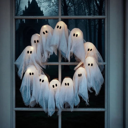 SpookyGlow – 12 leuchtende Geister LED-Kranz für Halloween