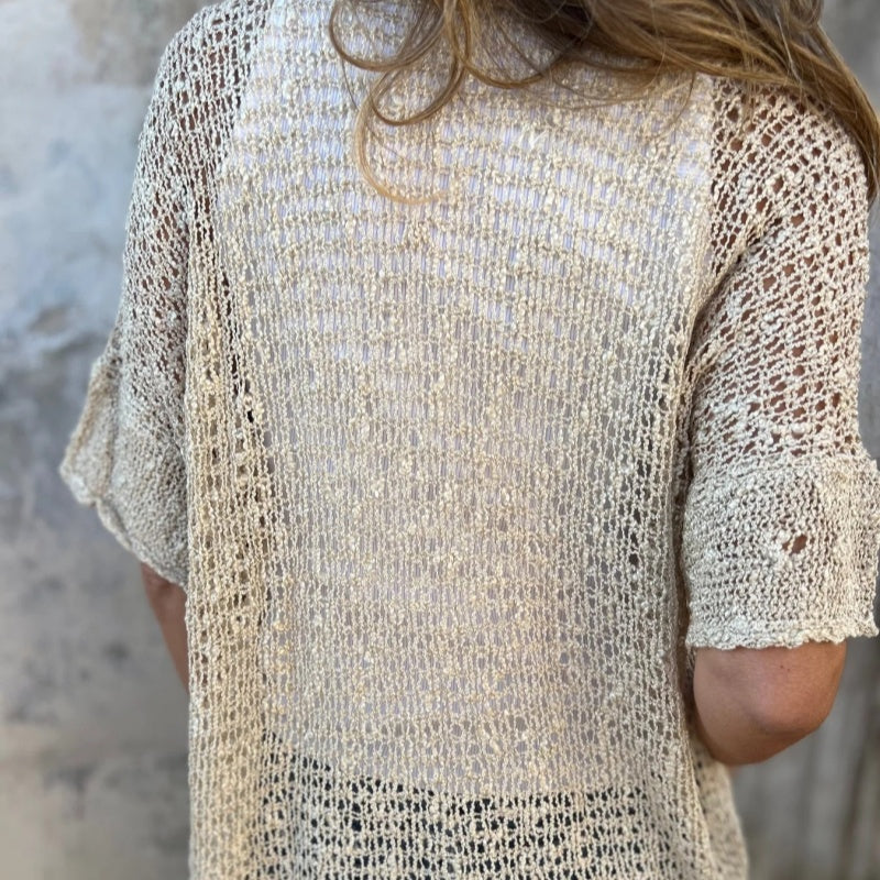 Claudia – Gestrickter Hohlcardigan mit V-Ausschnitt und kurzen Ärmeln
