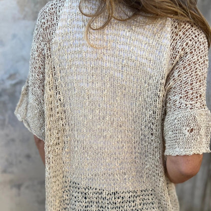 Claudia – Gestrickter Hohlcardigan mit V-Ausschnitt und kurzen Ärmeln