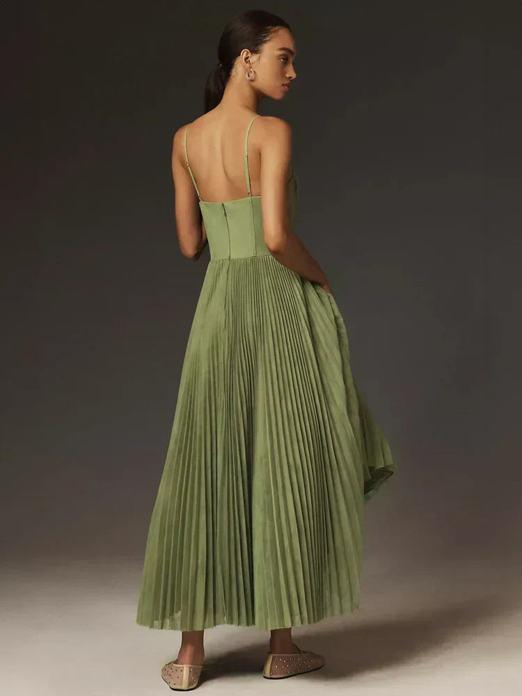 Solange – Plissiertes Korsett-Midikleid für feminine Eleganz