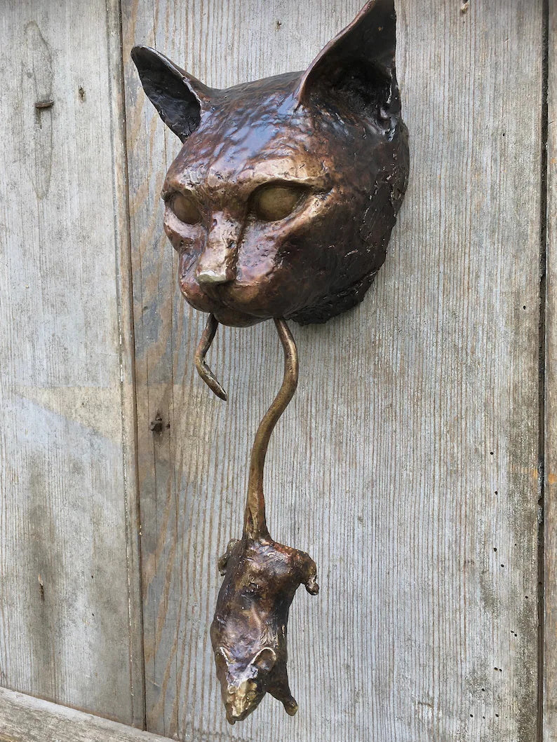 WhiskerKnock – Türklopfer aus Bronze mit Katzenmotiv und skurrilem Design