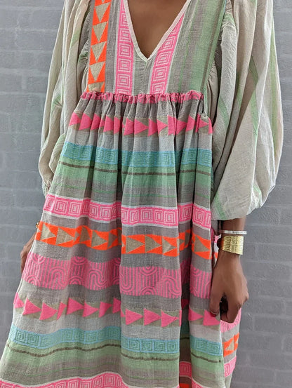 Mira – Farbenfrohes Sommerkleid für jede Gelegenheit