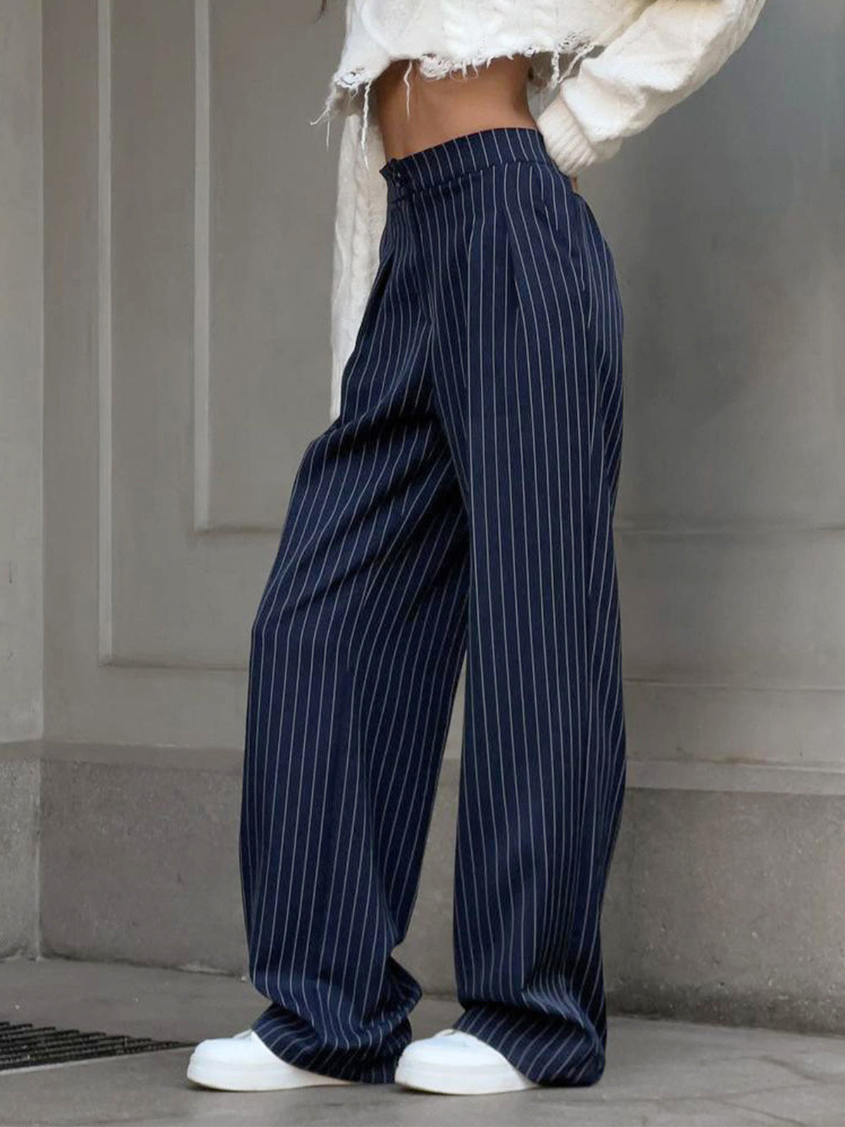Isalie – Bundfaltenhose mit Nadelstreifen für schicke Eleganz im Alltag