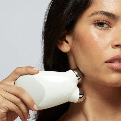 ToneGlow – Mikrostrom-Gesichtstoner für Hydratation und Festigkeit