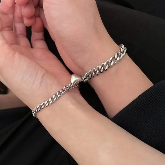 HeartLink – Magnetisches Paararmband für endlose Liebe