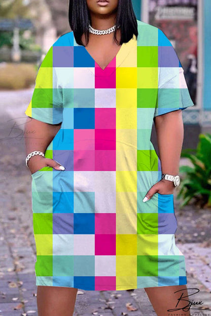 Rosalinda – Buntes Patchwork-Kleid mit V-Ausschnitt für einen lebendigen Stil