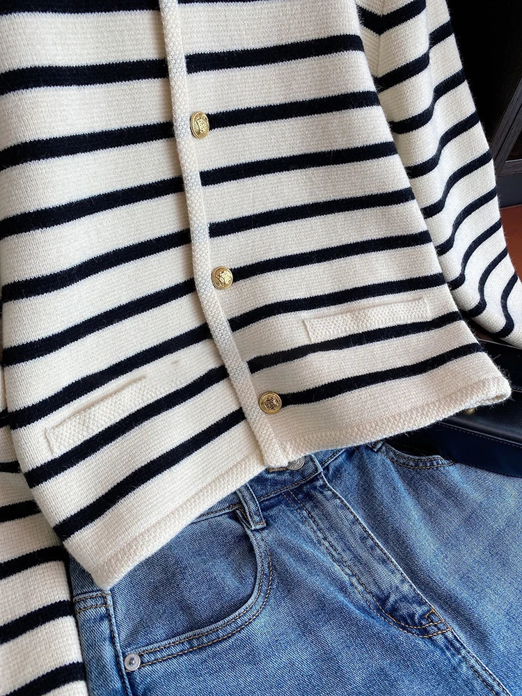Camille – Gestreifter luxuriöser Cardigan für zeitlosen, stilvollen Komfort