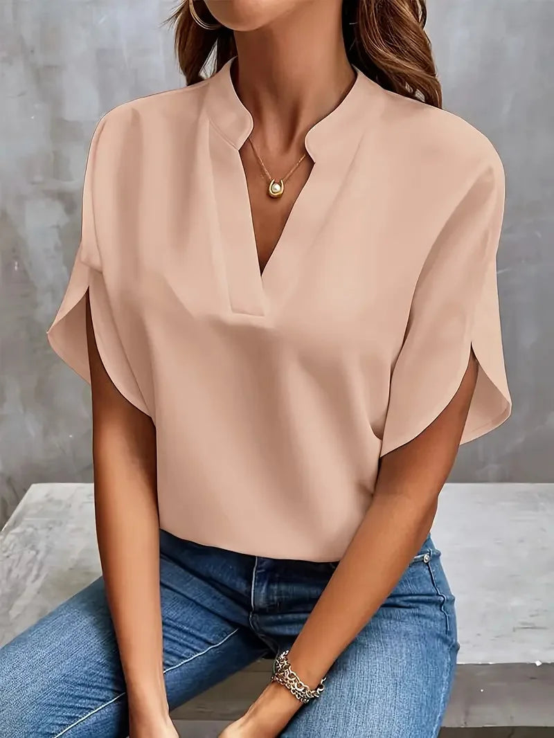 Isalie – Elegante V-Ausschnitt-Bluse mit fließendem Stoff