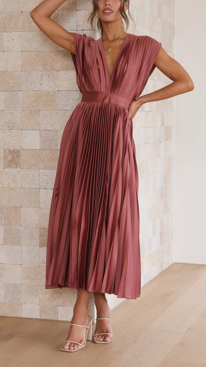 Maria – Elegantes Plisseekleid für gehobenen Stil