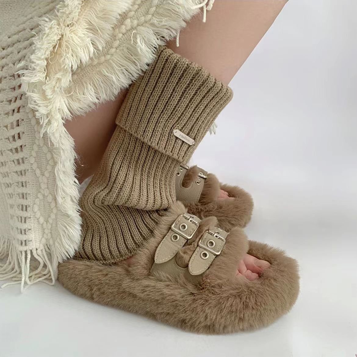 SnugLayer – Kuschelige Socken im Y2K-Stil mit lebendigen, verspielten Mustern
