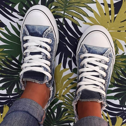 FloraWalk – Canvas-Schnürsneaker mit buntem Blumenmuster
