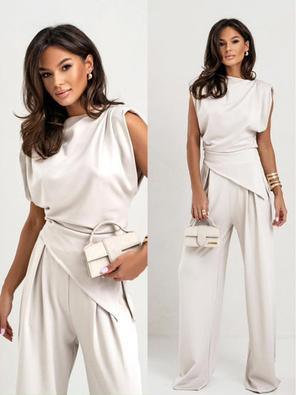 Isabella – Casual sleeveless suit for chic summer style