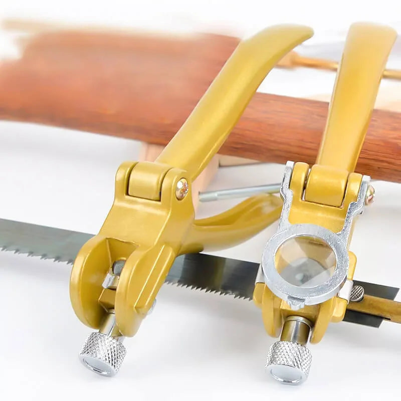 CutAlign – Verstellbare Sägeblattführung für präzise Holzschnitte
