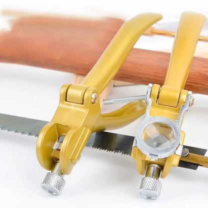 CutAlign – Verstellbare Sägeblattführung für präzise Holzschnitte