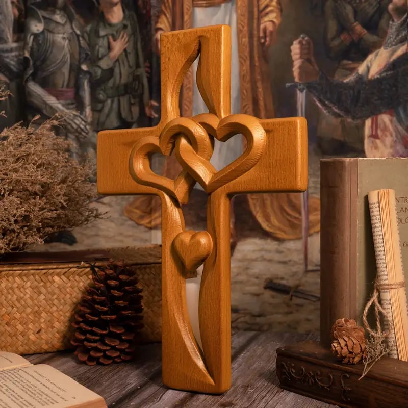 HeartCross – Religiöses Kreuz mit Herzen und handgemeißelter Textur