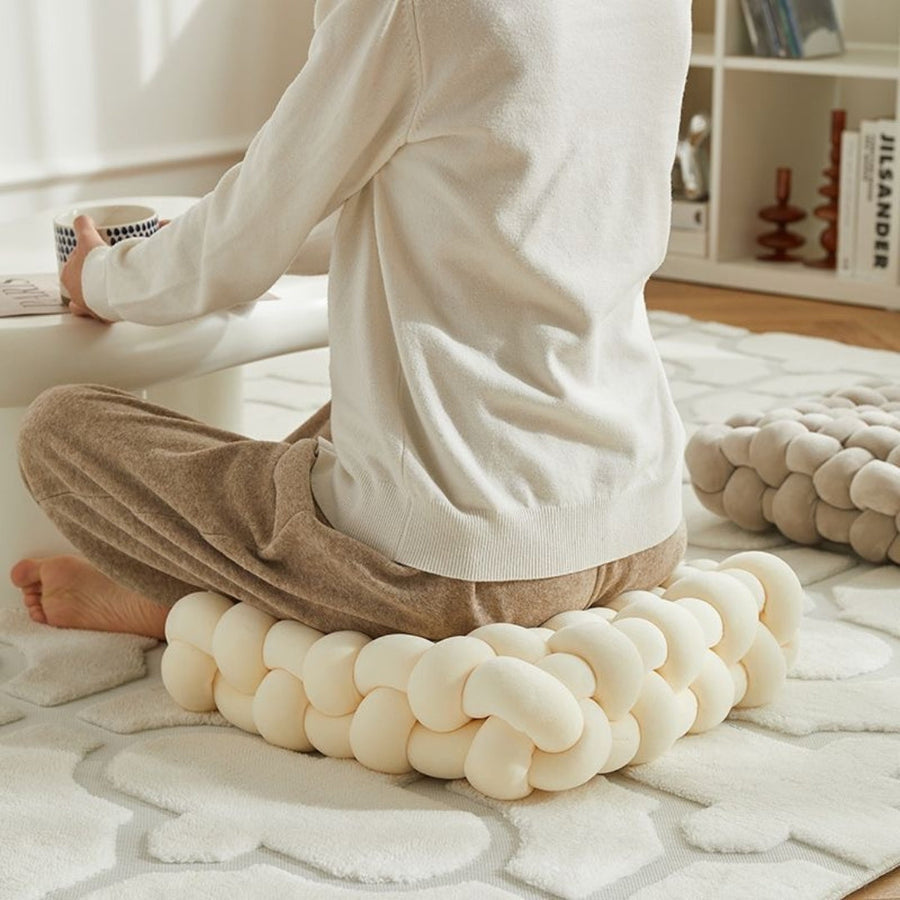 CozyNest - Ultimatives weiches Knoten-Kissen für kuscheligen Komfort & Stil