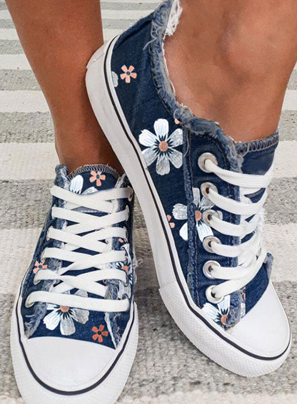 FloraWalk – Canvas-Schnürsneaker mit buntem Blumenmuster