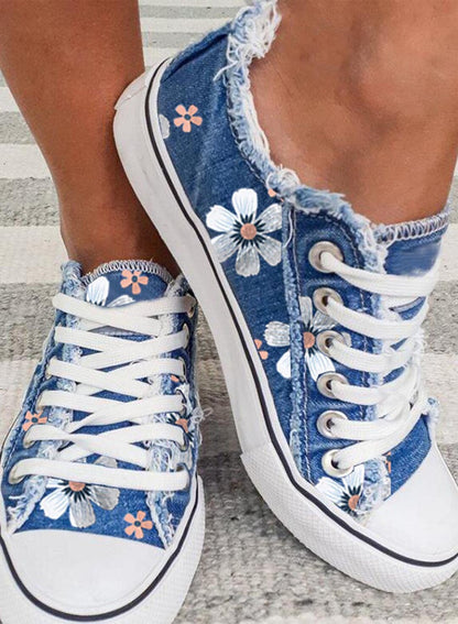 FloraWalk – Canvas-Schnürsneaker mit buntem Blumenmuster