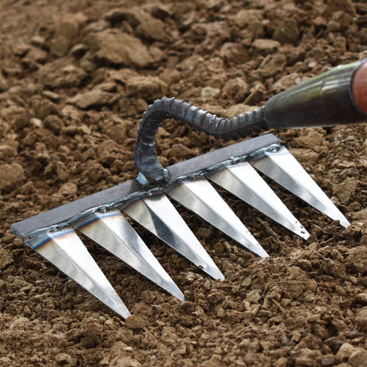 GardenPro – Stahl Unkrautentferner mit Scharfen Zähnen für Effektives Unkrautjäten