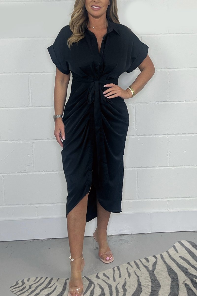 Victoria – Satin-Knopfkleid mit gerafftem V-Ausschnitt vorne