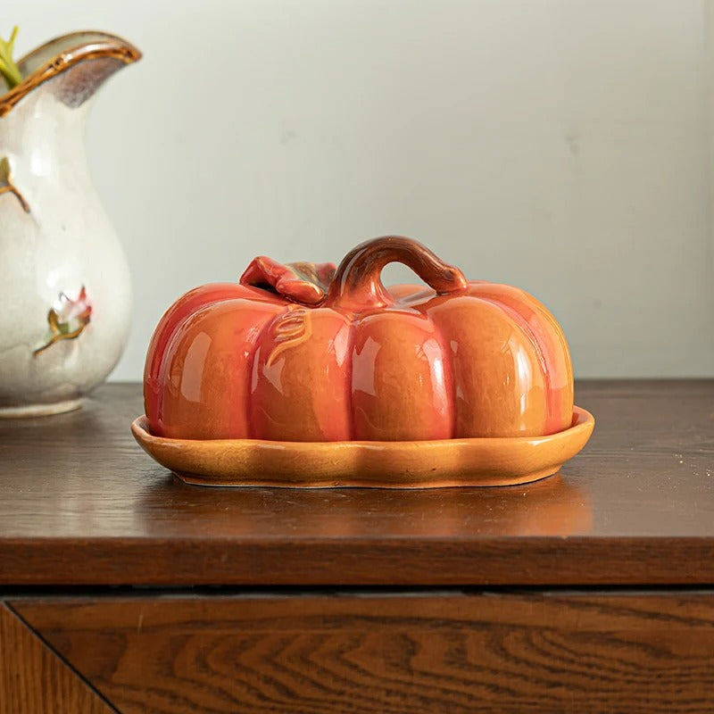 PumpkinWare – Kürbisförmiger Keramikteller mit kunstvollem Design