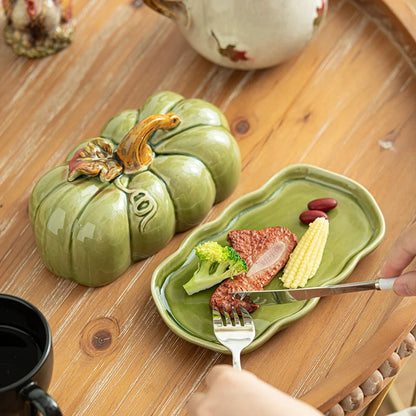 PumpkinWare – Kürbisförmiger Keramikteller mit kunstvollem Design