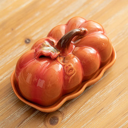 PumpkinWare – Kürbisförmiger Keramikteller mit kunstvollem Design